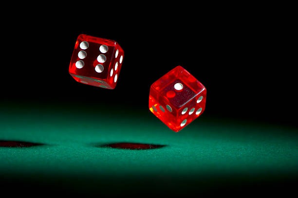 Live-dealer table availability and opening status