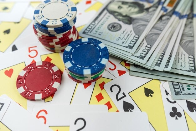 Betting interface with clear Ante and Play controls Betting interface showing Ante and Play bet options