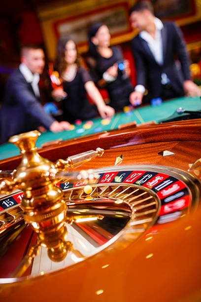 Dealer reveals hand; payouts calculated instantly Dealer revealing hand after player decision